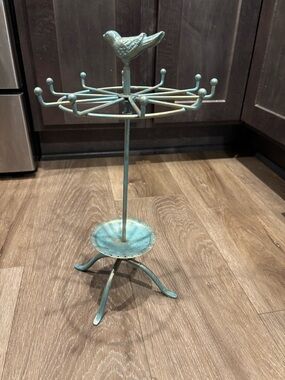 Metal Bird Spinning Jewelry Stand for Necklaces, Rings, and Earrings Vintage